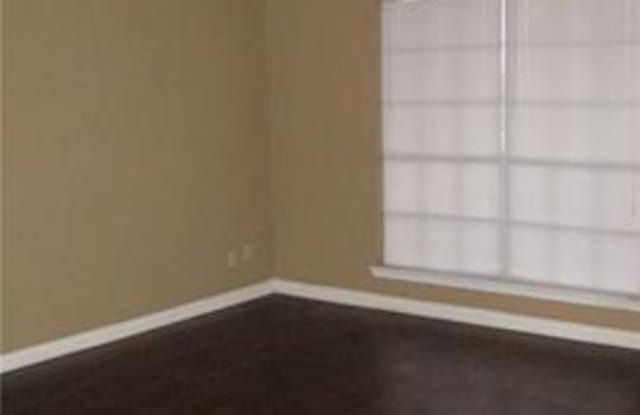 7400 Blackthorn Drive Gallery 2