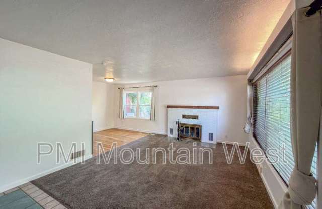 872 N. Main St. photos photos