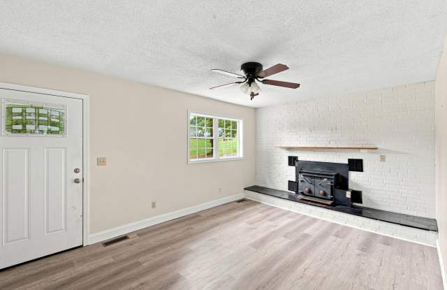 108 Langford Lane Gallery 2
