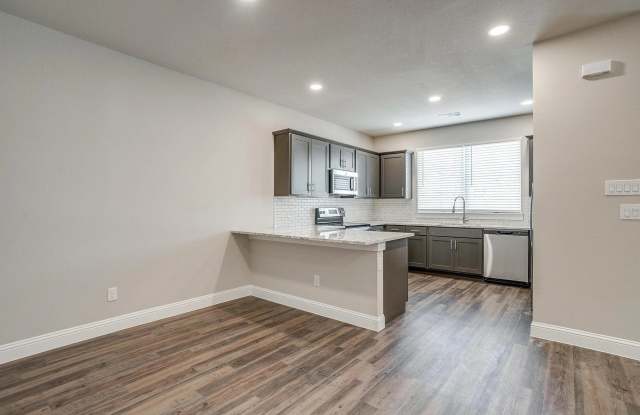Stone Lake Townhomes Gallery 3