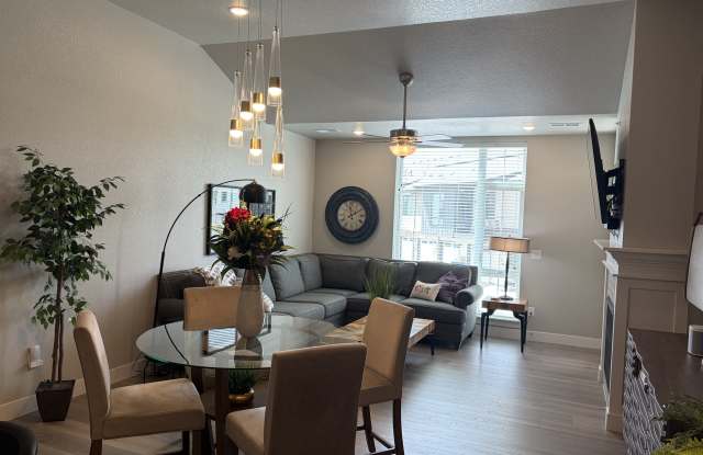 856 Birdwhistle Lane #7 - 1 Gallery 2
