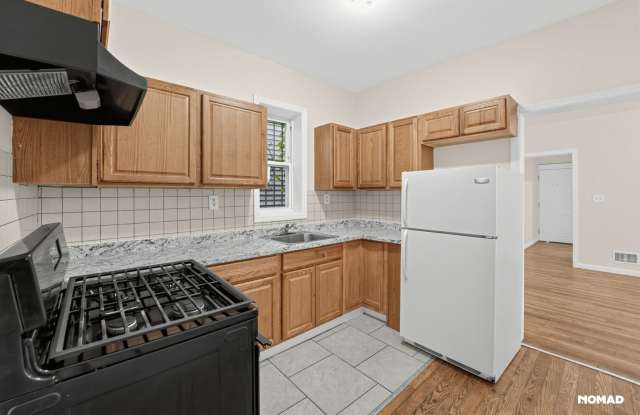 Charming 4BR Duplex in Newark Gallery 1