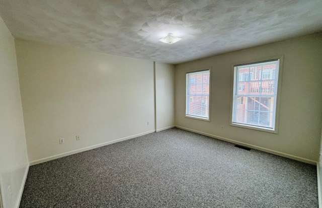 2 Bedroom, 1.5 Bath Townhouse Gallery 4