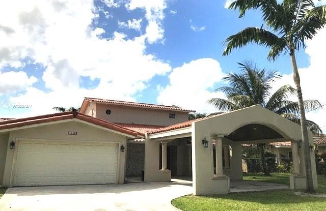 5440 SW 82nd Ave - 5440 Southwest 82nd Avenue, Olympia Heights, FL 33155