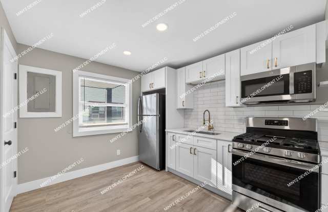 Completely Renovated 2-Bedroom Home in Westland! Gallery 4