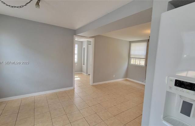 306 Hawthorne Dr photos photos