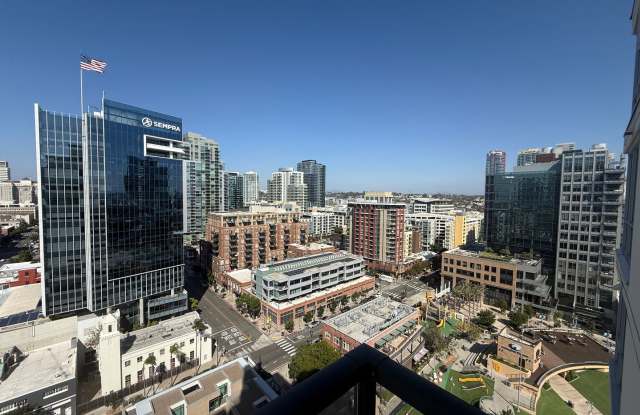 Upscale 2 Bed 2 Bath with Floor-to-Ceiling Windows and Stunning City Views photos photos