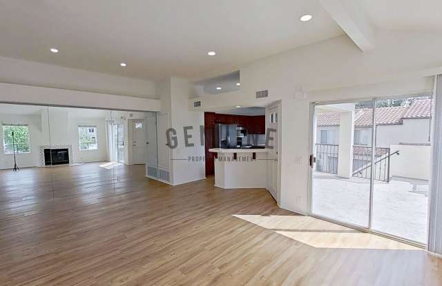 2Bd 1Ba Condo in Newport Beach photos photos