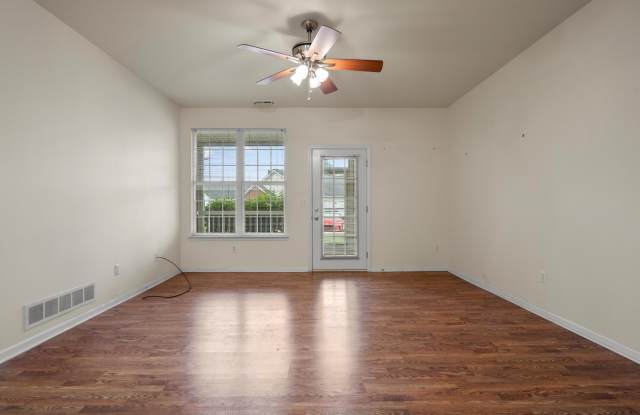 846 W Summerfield Gln Circle Gallery 4