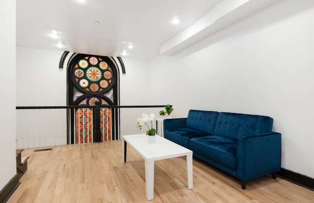 1520 Green Street Gallery 3