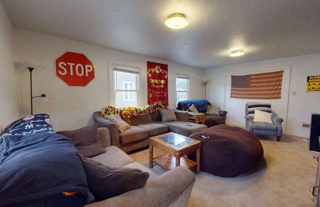 5 Bedroom Home in Campus Area - Available August 1st Gallery 3