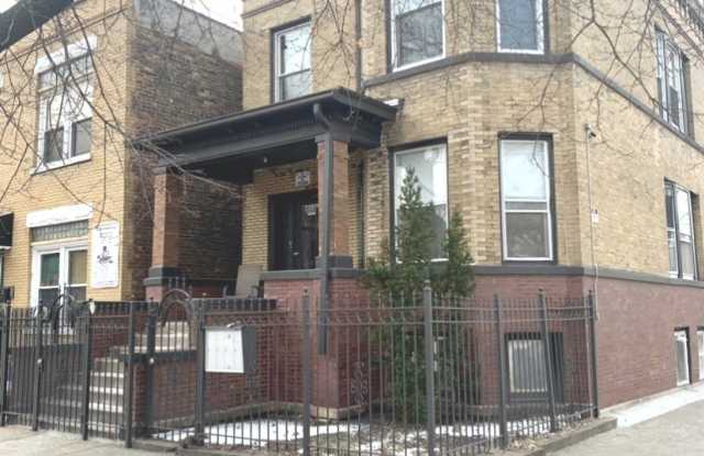 3707 W Augusta Boulevard unit: 1R - 3707 West Augusta Boulevard, Chicago, IL 60651