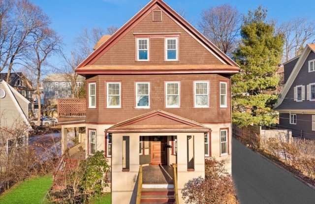 22 Lewis St unit: 2 photos photos