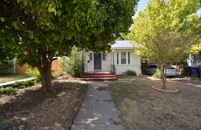 Renovated 2-Bedroom Bungalow Near San Pedro Park! Gallery 1