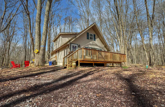 2115 Winona Drive - 2115 Winona Drive, Monroe County, PA 18347