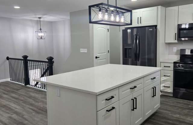 BEAUTIFUL REMODELED 4 BEDROOM HOME- AVAILABLE NOW photos photos