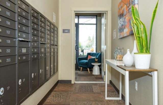 Monroe Apartments Gallery 3