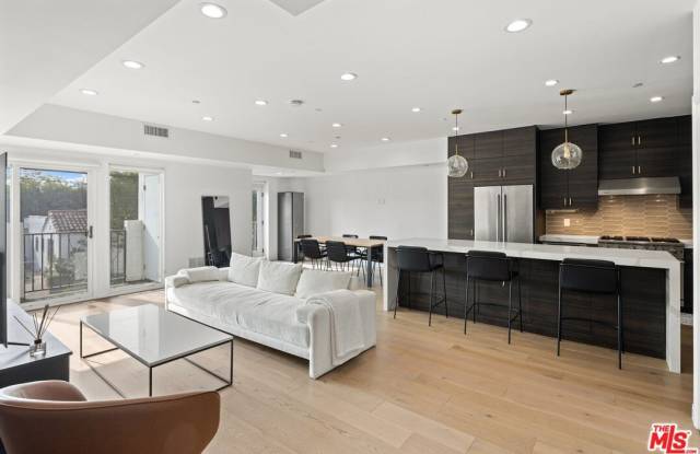 7365 Waring Ave photos photos