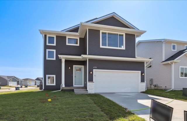 Beautiful! 3 bedroom 3 bathroom Single-Family Home in Urbandale, IA photos photos