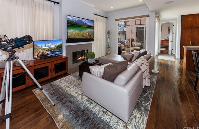 417 Poinsettia Avenue B - 417 Poinsettia Avenue, Newport Beach, CA 92625
