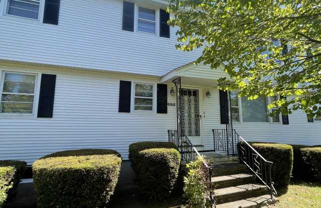 685 Burritt Street photos photos