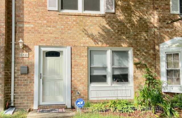 2BD/1.5BA  Brick Townhouse  Washer/ Dryer Included! - 6581 Stoney Point South, Norfolk, VA 23502