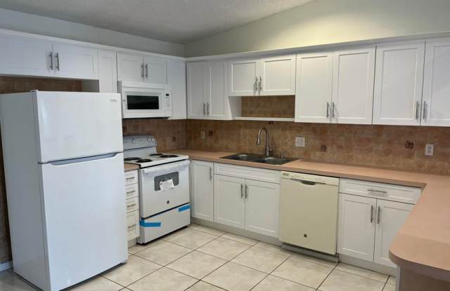 4423 Woodstock Drive B - 4423 Woodstock Drive, Palm Beach County, FL 33409 4423 Woodstock Drive B - 4423 Woodstock Drive, Palm Beach County, FL 33409