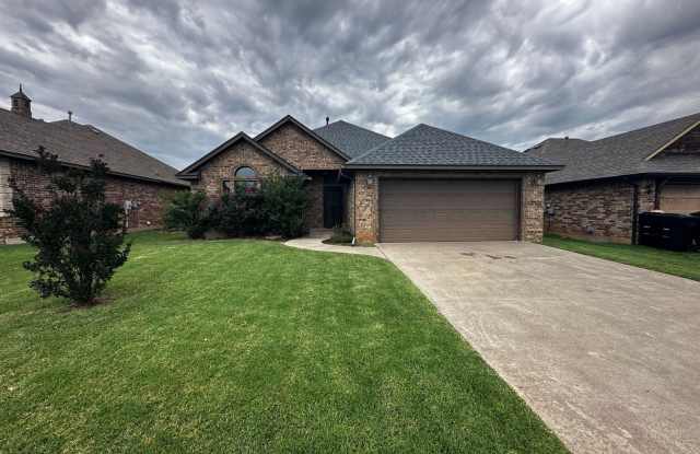 3 Bed 2 Bath 2 Car Garage Moore Schools! photos photos