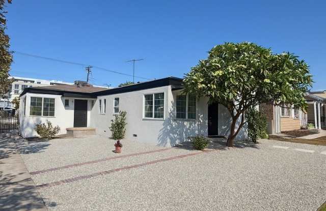 3043 S Bronson Avenue photos photos