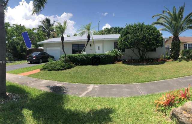 11115 SW 152nd Ter - 11115 Southwest 152nd Terrace, Palmetto Estates, FL 33157