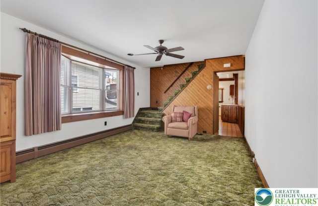 216 W Bertsch Street Gallery 3