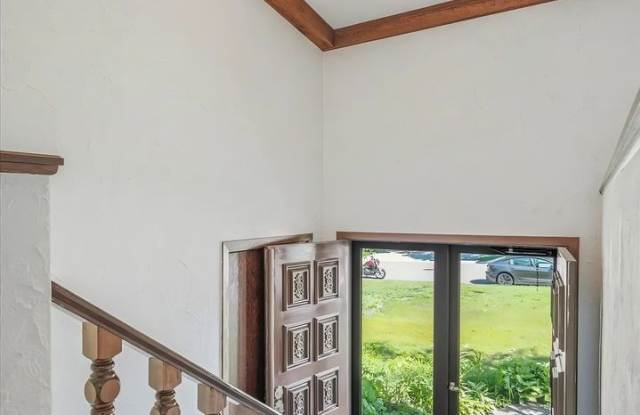Checkout This 4bed 3bath Home in Shoreview! Gallery 4
