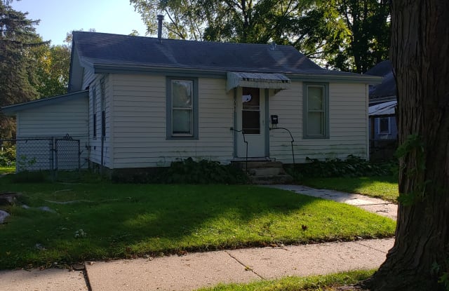 2062 4th St E - 2062 East 4th Street, St. Paul, MN 55119