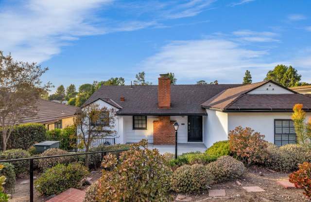 Beautiful Pasadena Hilltop Home Gallery 1