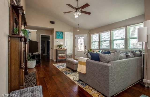 14420 Tiffer Ln Gallery 4