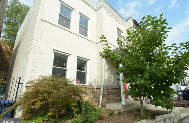 1826 LINCOLN ROAD NE Gallery 3