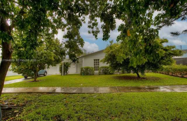 9825 SW 196 Street photos photos