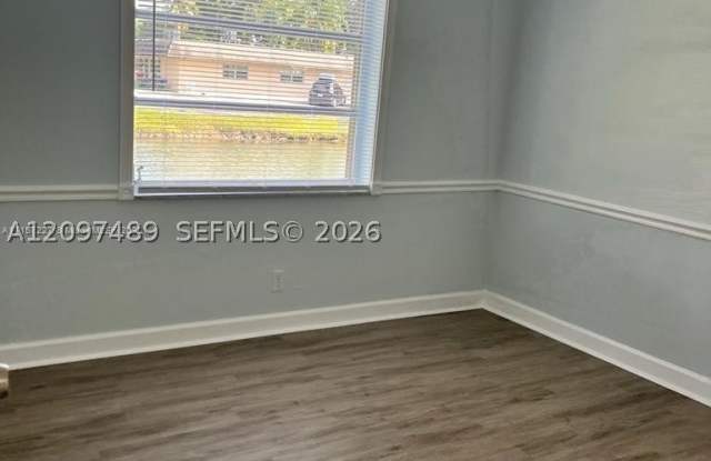 406 Lakeside Dr Gallery 4
