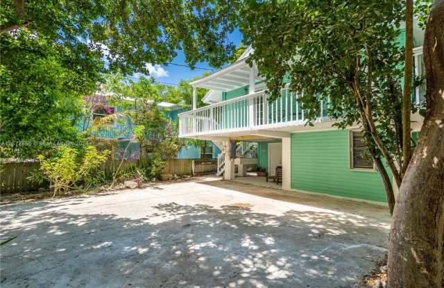 210 Palm Ave - 210 Palm Avenue, Islamorada, Village of Islands, FL 33036