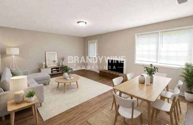 3608 Spring Trce Gallery 3