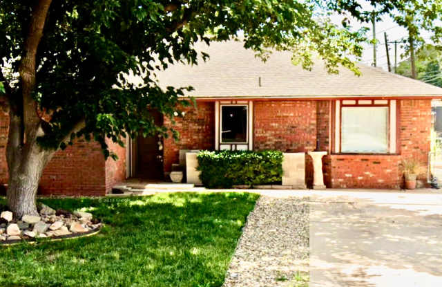 Spacious 4 Bed, 2 Bath Home in Lubbock, TX photos photos
