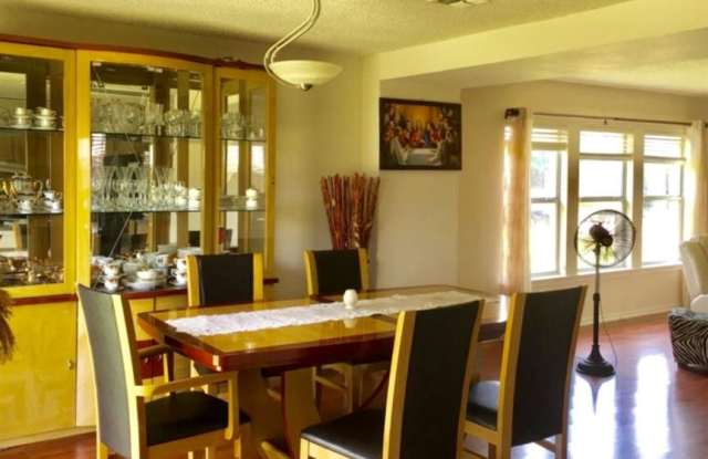 12006 Rosedown Lane Gallery 4