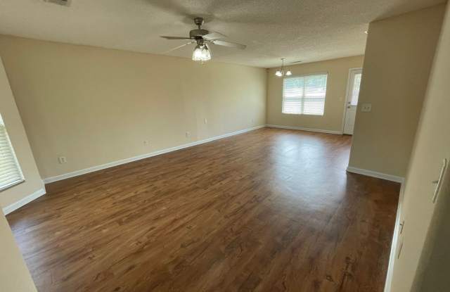 BRIDGEWATER HOME WITH FENCED IN YARD! PRE-LEASING FOR AUGUST 1 2027! SAVE $1,147.50 UPFRONT WHEN YOU SIGN A LEASE TODAY! Gallery 3