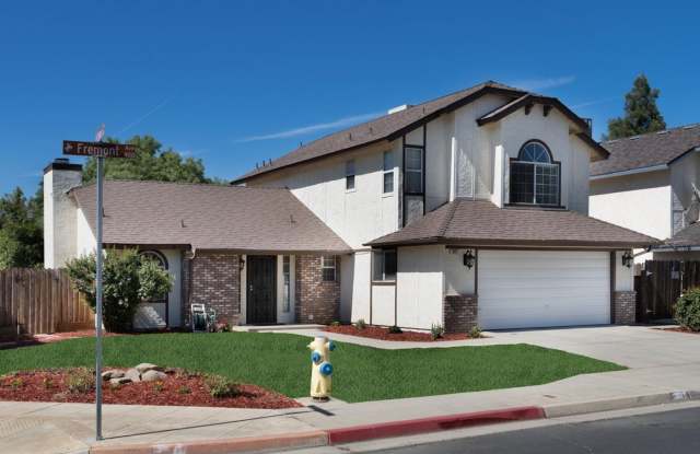 Beautiful 3 bedroom home in Clovis! photos photos