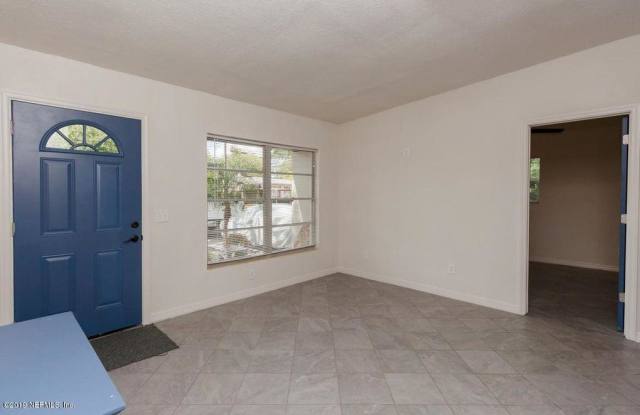 10563 PINE ESTATES RD E Gallery 4