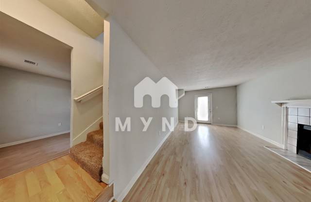 4461 Longley Ln Gallery 4