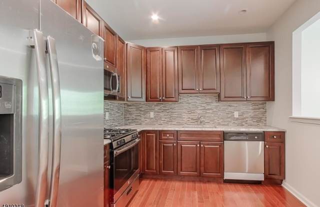 38 DECROCE CT Gallery 4