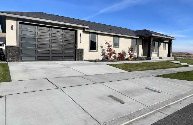 4198 Lolo Way - 4198 Lolo Way, Richland, WA 99352