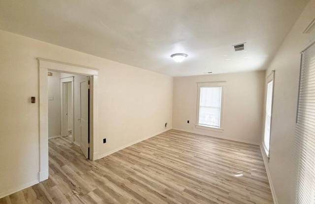 Cozy 2-Bedroom Rental in Memphis Gallery 4