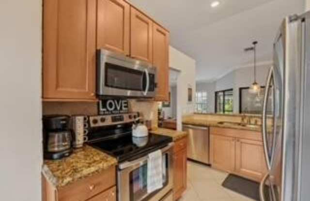 13496 Fountain View Boulevard Gallery 2